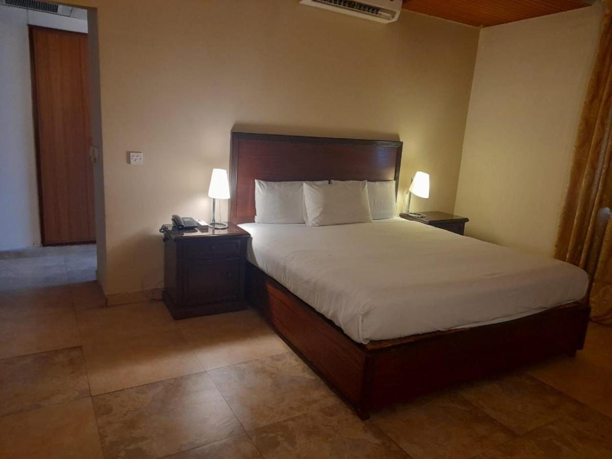 Shalimar Tower Hotel Lahor Kültér fotó