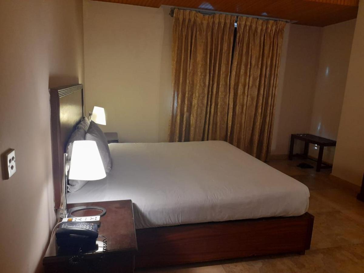 Shalimar Tower Hotel Lahor Kültér fotó